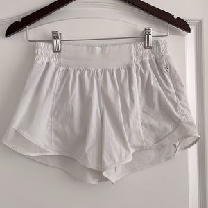 Lululemon LR Hotty Hot 4” Shorts - White - Size 6
